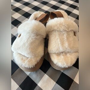 Koolaburra by Ugg sling back platform sandals